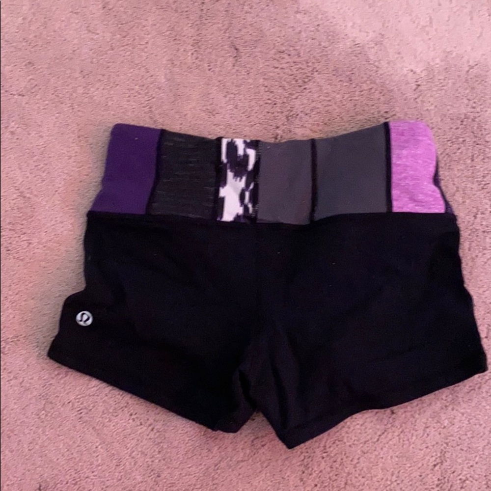 Lululemon 2” shorts
